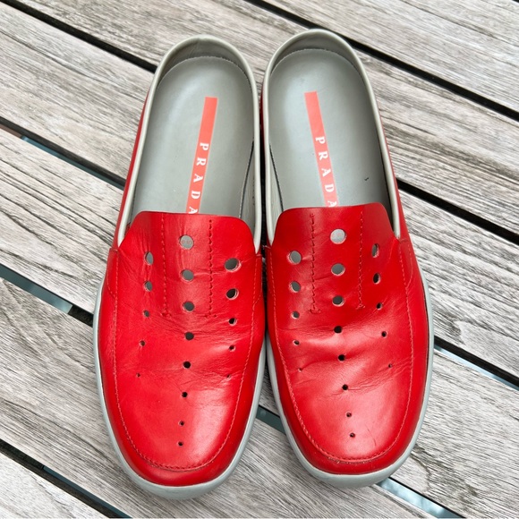 Rare find! Women’s Prada leather slides. - Picture 2 of 8